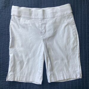 Bermuda Shorts for Summer ☀️